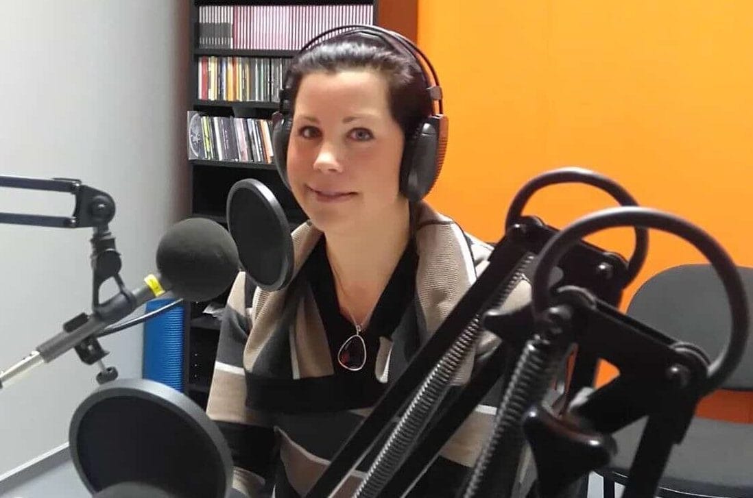 Mari-Liis Vaher being interviewed on national radio.